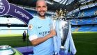 جوارديولا مدرب الموسم في الدوري الإنجليزي