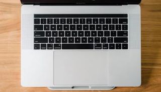  مقاضاة أبل بسبب أعطال لوحات مفاتيح 