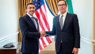 الشيخ عبدالله بن زايد آل نهيان ووزير الخزانة الأمريكي ستيفن منوشن