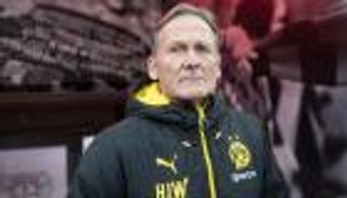 رئيس دورتموند يرفض الإعلان عن اسم المدرب الجديد