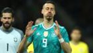 مهاجم بايرن ميونيخ يعتزل دولياً بسبب تجاهل يواخيم لوف