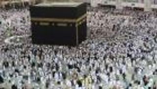بالصور.. أول صلاة تراويح في المسجد الحرام