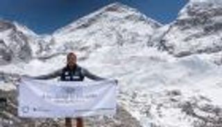 هيا بنت الحسين تهنئ إعلاميا بريطانيا بتسلق قمة "إيفرست" دعماً للبيئة