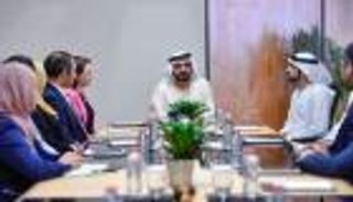 محمد بن راشد يطلع على خطة الشراكة بين الإمارات ومصر في التطوير الحكومي