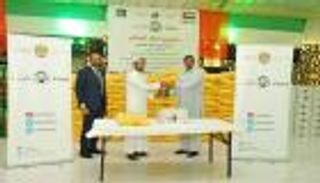 سفارة الإمارات تدشن مشروع توزيع السلال الغذائية في باكستان 