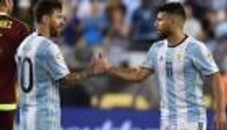 أجويرو لا يتوقع اللعب مع ميسي في فريق واحد