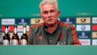 هاينكس يكشف سر إبعاد مولر عن مؤتمر نهائي الكأس وموقف نوير