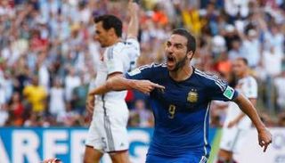 جونزالو هيجوايين مهاجم يوفنتوس