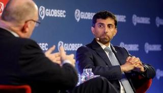 وزير الطاقة الإماراتي متحدثا عن خطط بلاده في الطاقة المتجددة