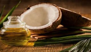 زيت جوز الهند يقوي المناعة ويحرق الدهون