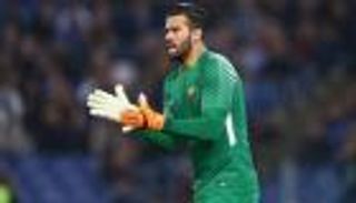 مدرب روما يؤكد بقاء أليسون