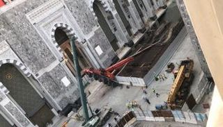 من موقع سقوط الرافعة بالمسجد الحرام