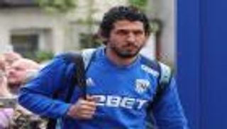 ناديان في "البريمييرليج" يتنافسان على ضم أحمد حجازي