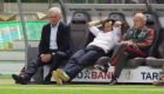 مدير بايرن يحمل التحكيم مسؤولية خسارة بايرن لكأس ألمانيا