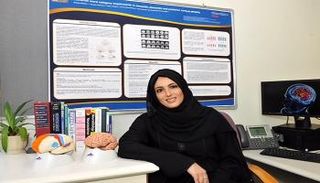 الدكتورة زبيدة الشيباني الباحثة في جامعة الإمارات