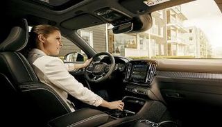 فولفو تضيف خدمات جوجل لنظامها المعلوماتي