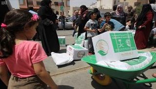 الوجبات والسلال الرمضانية للاجئين في الأردن ولبنان