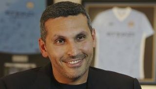 خلدون المبارك رئيس مجلس إدارة نادي مانشستر سيتي 