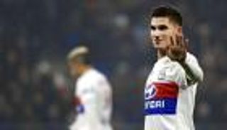 ليون يخطط لتمديد عقد موهبته الجزائرية  