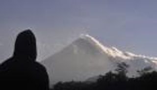 إندونيسيا ترفع مستوى التأهب لبركان "جبل ميرابي"