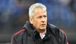 بروسيا دورتموند يعلن مدربه الجديد