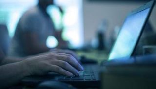 الهجمات الإلكترونية تتراجع في الإمارات 