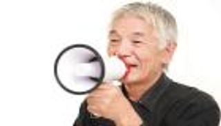 نصائح مهمة لحماية صوتك من آثار الشيخوخة