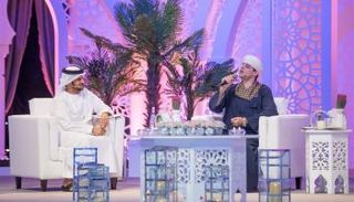 المنشد محمود التهامي في جانب من فعاليات الجلسة