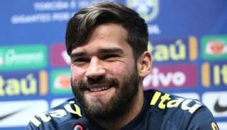 أليسون بيكر 