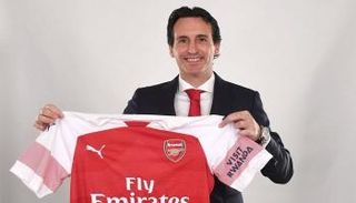 أوناي إيمري مدرب أرسنال