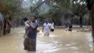 إجلاء 200 أسرة بسقطرى.. والإعصار يمنع سفن الإمارات من الوصول للجزيرة