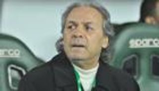 مبولحي وفيغولي يصدمان مدرب الجزائر