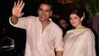 بالصور.. جولة في منزل النجم الهندي أكشي كومار