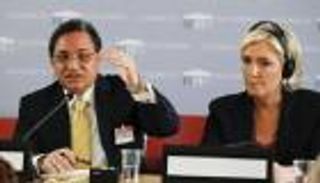 صحيفة فرنسية تنتقد صفقات السلاح الأوروبية لقطر 