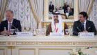 بالصور.. حامد بن زايد يشارك في المنتدى الاقتصادي الدولي بروسيا