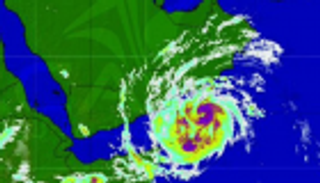 عمان تجلي 10 آلاف من ظفار والوسطى مع تحرك إعصار "مكونو"