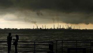 السعودية تطمئن بتحقيق الاستقرار لسوق النفط والإمدادات