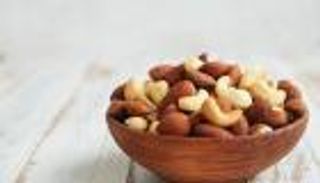 المكسرات تقلل خطر الإصابة بعدم انتظام ضربات القلب