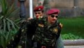 طارق صالح لقبائل اليمن: الحوثي يزج بأبنائكم في محارق الموت