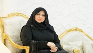 مصممة الأزياء العالمية الإماراتية منى المنصوري