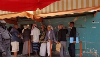 إذلال حوثي للنازحين في صنعاء 