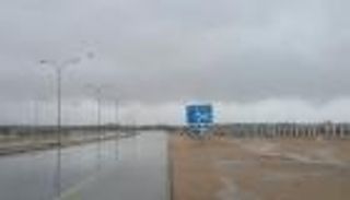 أضرار واسعة بميناء صلالة العماني بسبب الإعصار