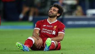 محمد صلاح يبكي بعد تعرضه للإصابة