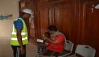 "مركز الملك سلمان" يواصل توزيع وجبات إفطار الصائم في حضرموت