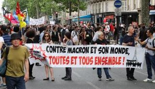 عشرات الآلاف يتظاهرون في فرنسا ضد إصلاحات ماكرون 
