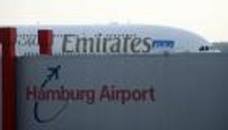بالصور..طيران الإمارات تشغل إيرباص A380 إلى هامبورج