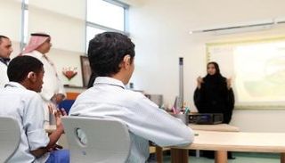 معجم لغة الإشارة يساهم في تعزيز دمج الصم في المجتمع