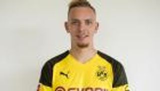 دورتموند يضم جناح فرانكفورت