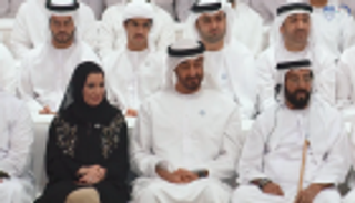 محمد بن زايد يشهد محاضرة "العصر الجديد للإلكترونيات الحيوية الخارقة"