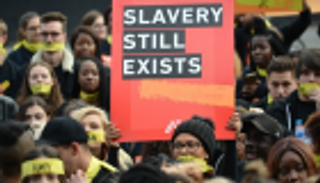 بريطانيا.. آلاف المستعبدين بسبب الزواج بالإكراه